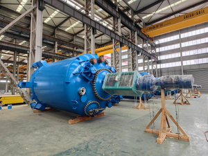 40000L glass lined reactor with four-column rack in whole machine