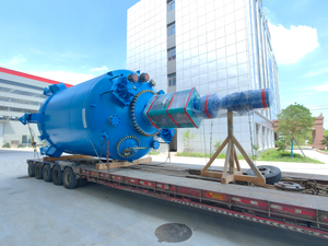 Big size close type glass lined reactor in whole machine for delivery 